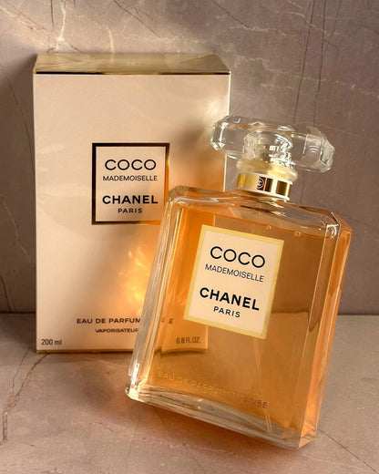 ✨ COCO CHANEL – La Esencia de la Mujer Inolvidable ✨